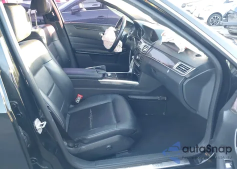 2014 Mercedes-Benz E 350 z USA, uszkodzony, nr VIN WDDHF5KBXEA857818